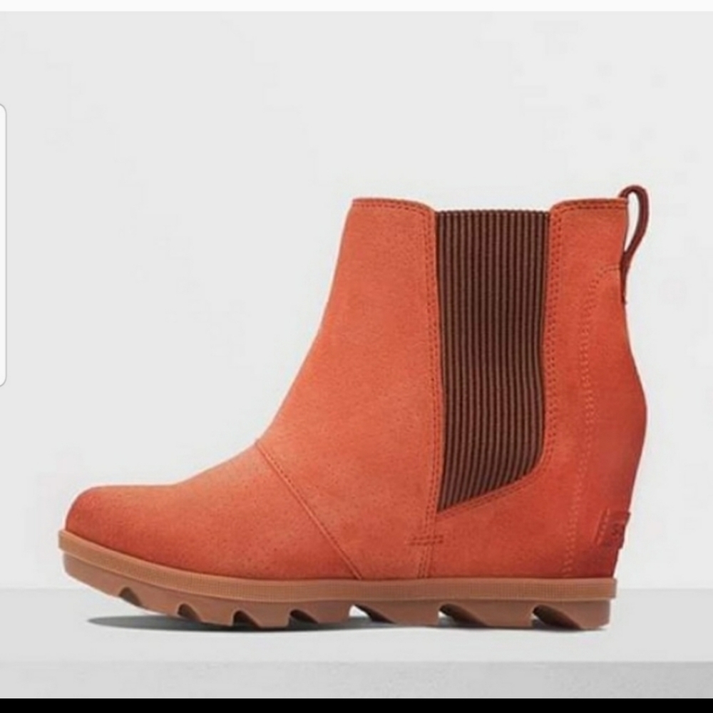 Sorel Joan of Arctic Coral Suede Wedge Chelsea Ankle Boots - 9 - Flaw